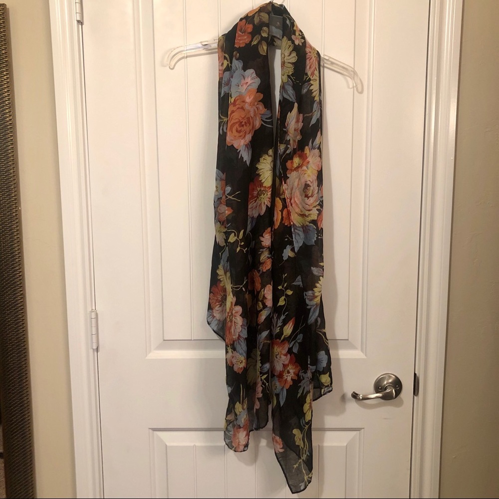 SOLD▪️Fall Floral Scarf
